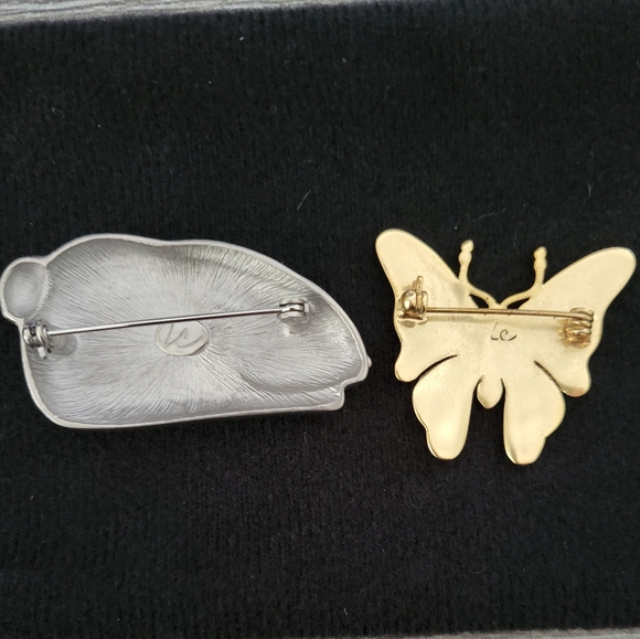 Estate Vintage LC Signed Brooches/Pins - Picture 2 of 8